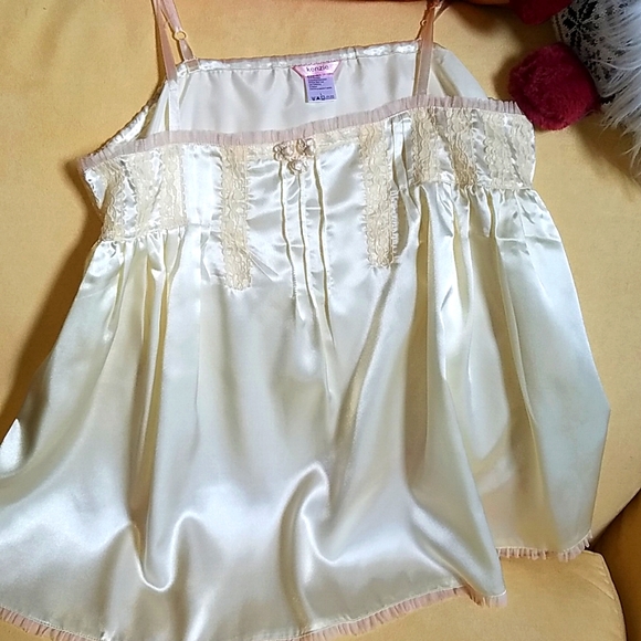Kenzie cream satin, Soho stretch cotton floral camisoles size large. - Picture 2 of 10